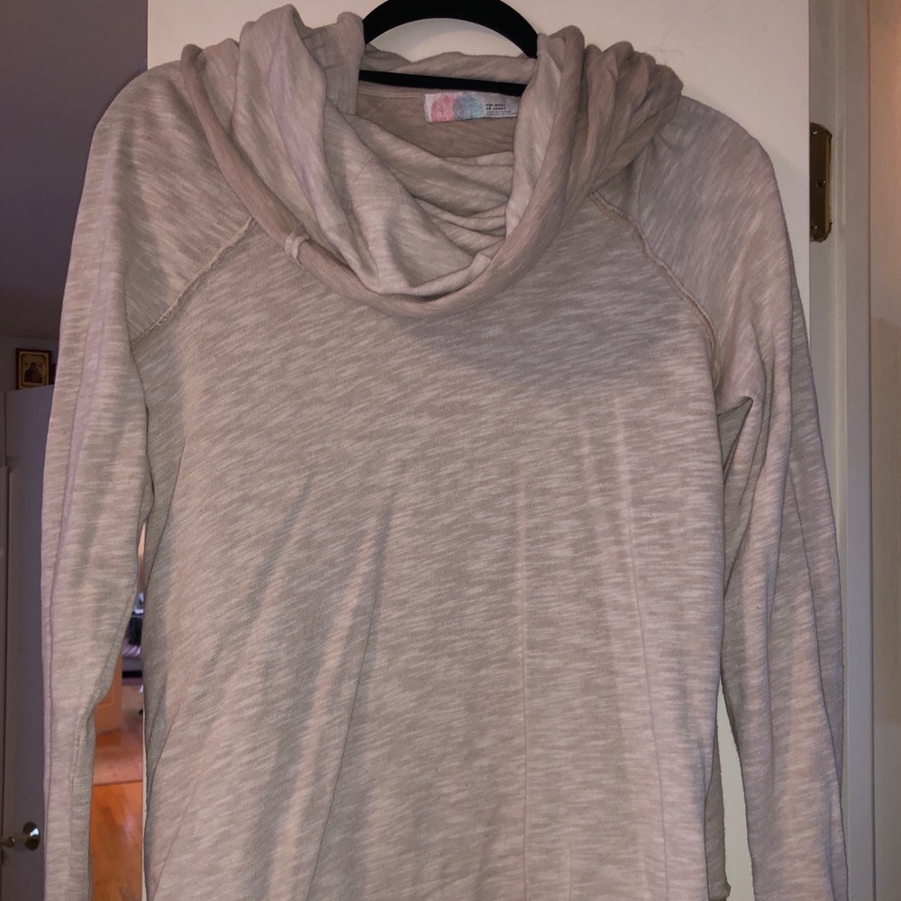 Never worn free people light weight cowbell neck